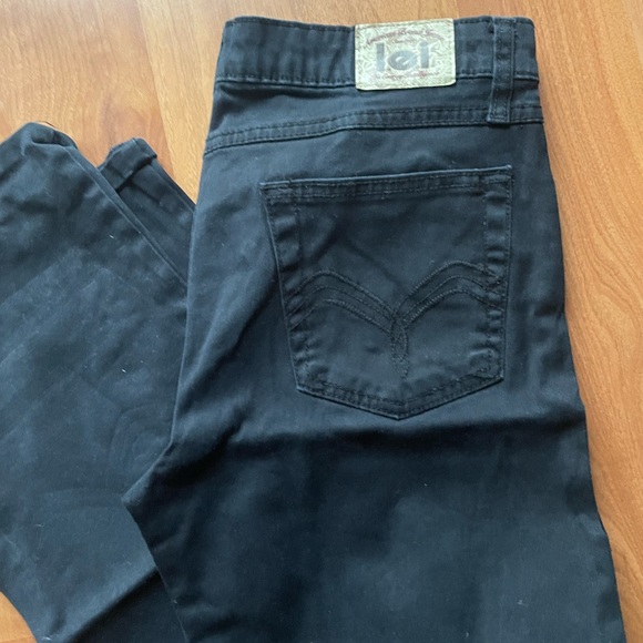 L.E.I. black very slight bootcut jeans - Picture 2 of 7